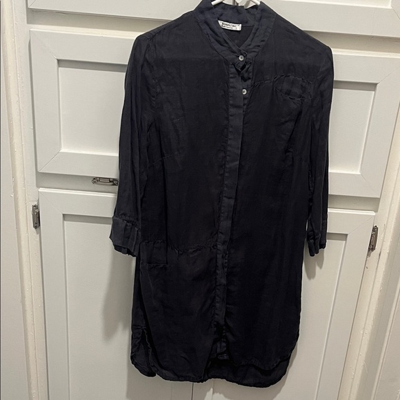 Banana Blue Tops - Women’s black banana blue tunic vintage!